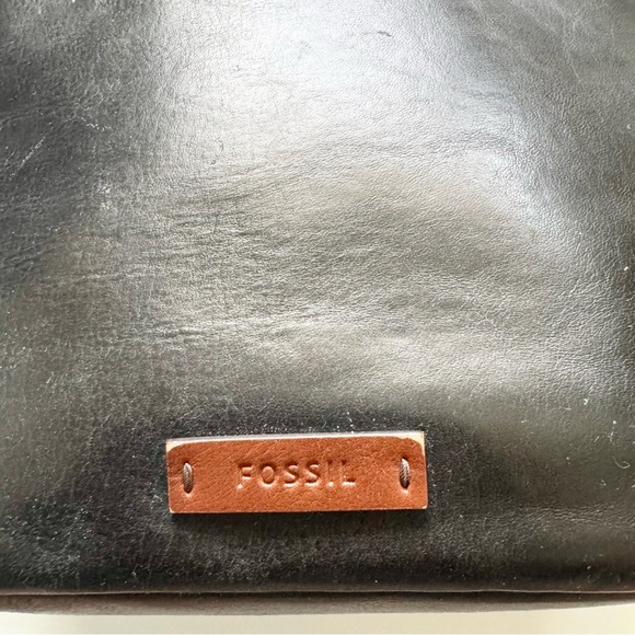 Fossil Vintage Classic Black Crossbody Handbags - Picture 14 of 16